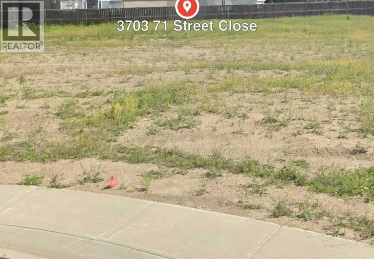 Listing photo – 3703 71 St. Close, Camrose