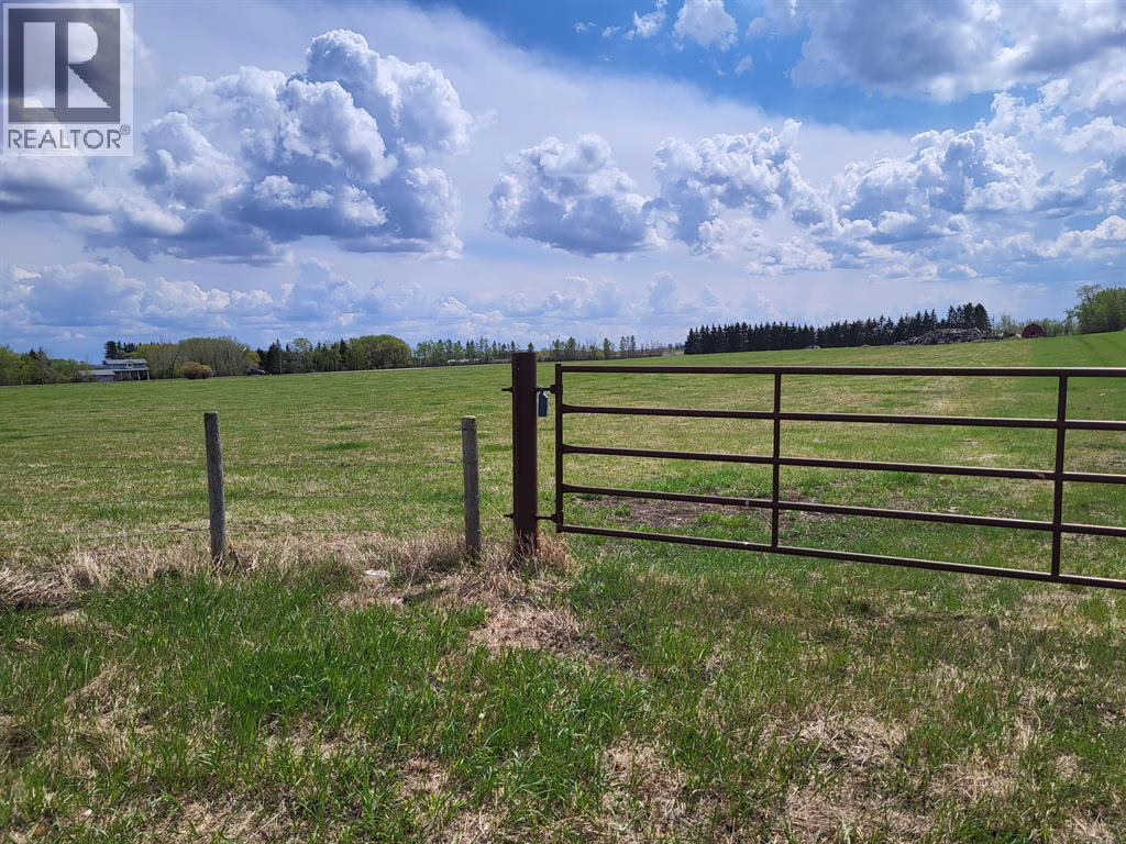 Listing photo – 39064 C & E Trail, Red Deer