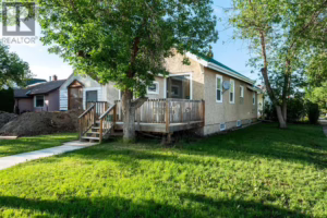 Listing photo – 402 Main Street, Trochu