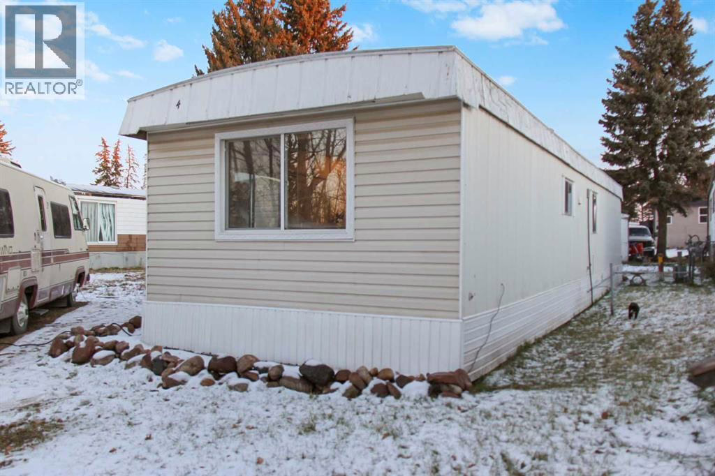 Listing photo – 4, 4504 41 Street, Camrose