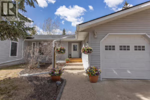 Listing photo – 606 Pigeon Close, Pelican Point