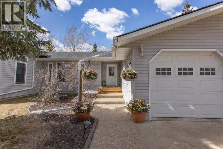 Listing photo – 606 Pigeon Close, Pelican Point