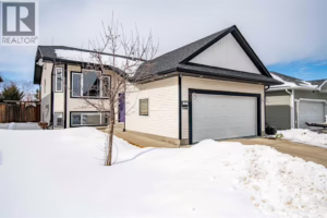 Listing photo – 22 Mcdougall Close, Penhold