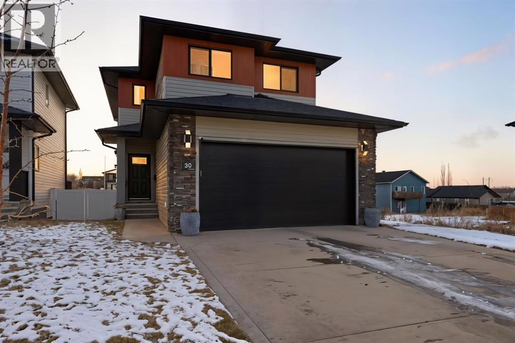 Listing photo – 30 Palmer Circle, Blackfalds