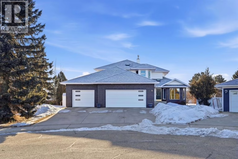 Listing photo – 5, 62 Street Close, Stettler