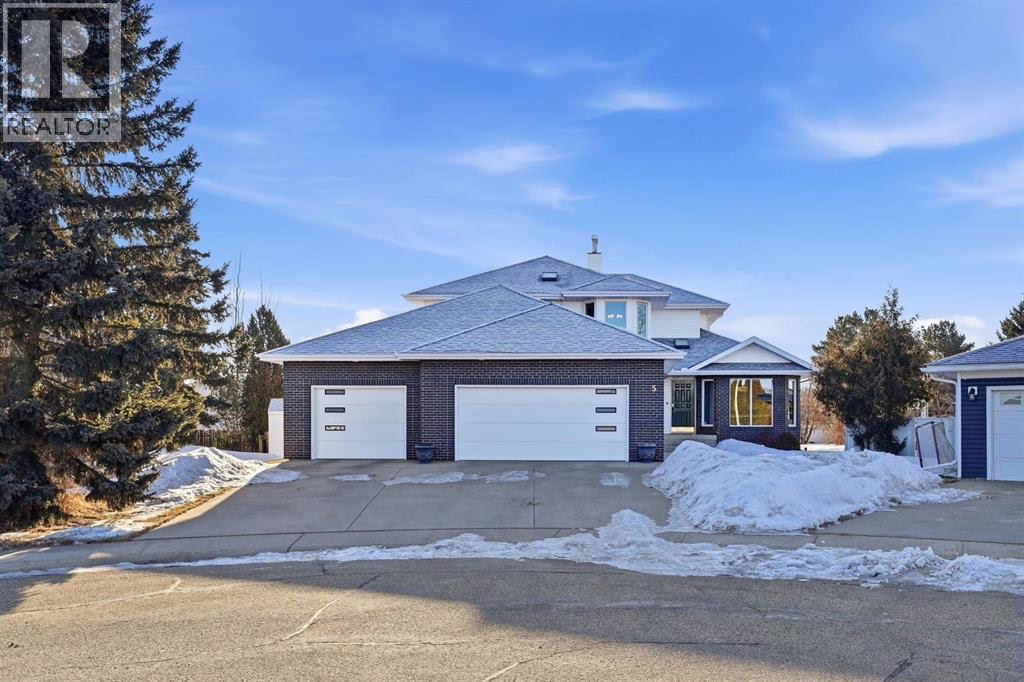 Listing photo – 5, 62 Street Close, Stettler