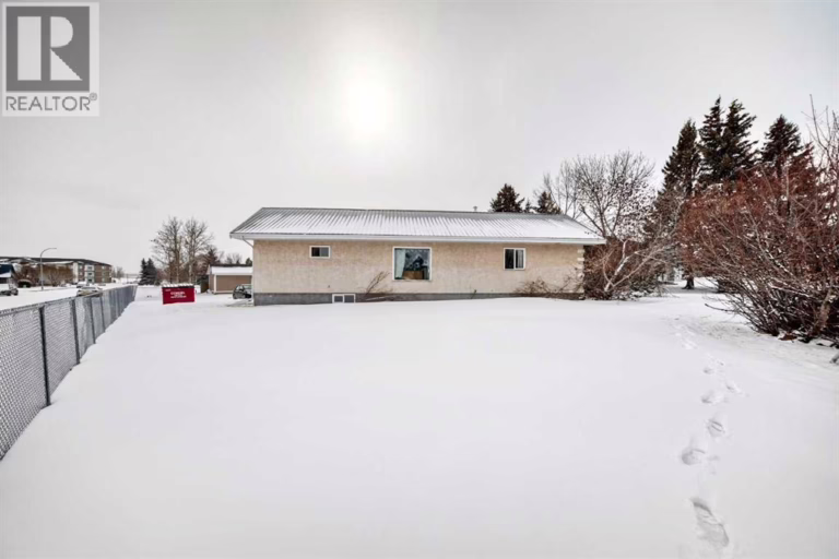 Listing photo – 5001 62 Avenue, Ponoka