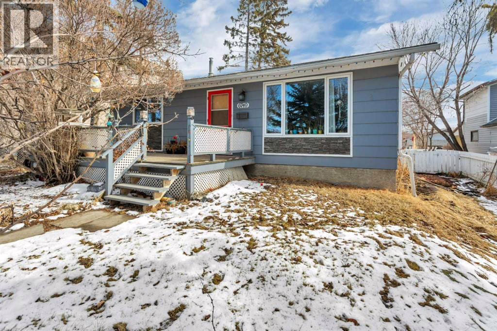 Listing photo – 6749 59 Avenue, Red Deer