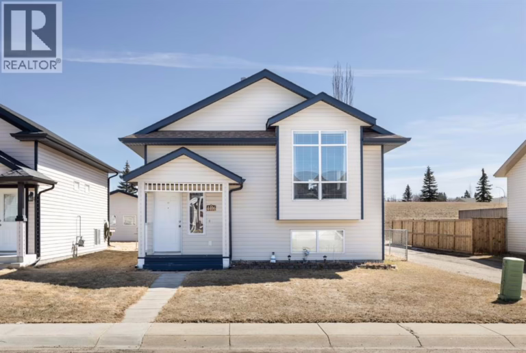 4406 54A Avenue Crescent, Innisfail