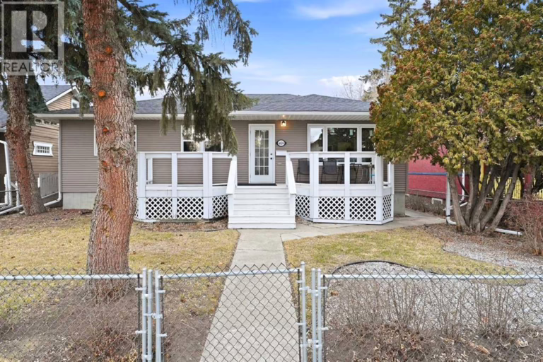 Listing photo – 4624 49 Street, Red Deer