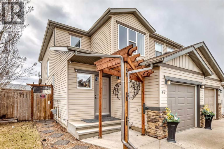 Listing photo – 42 Jade Place, Red Deer