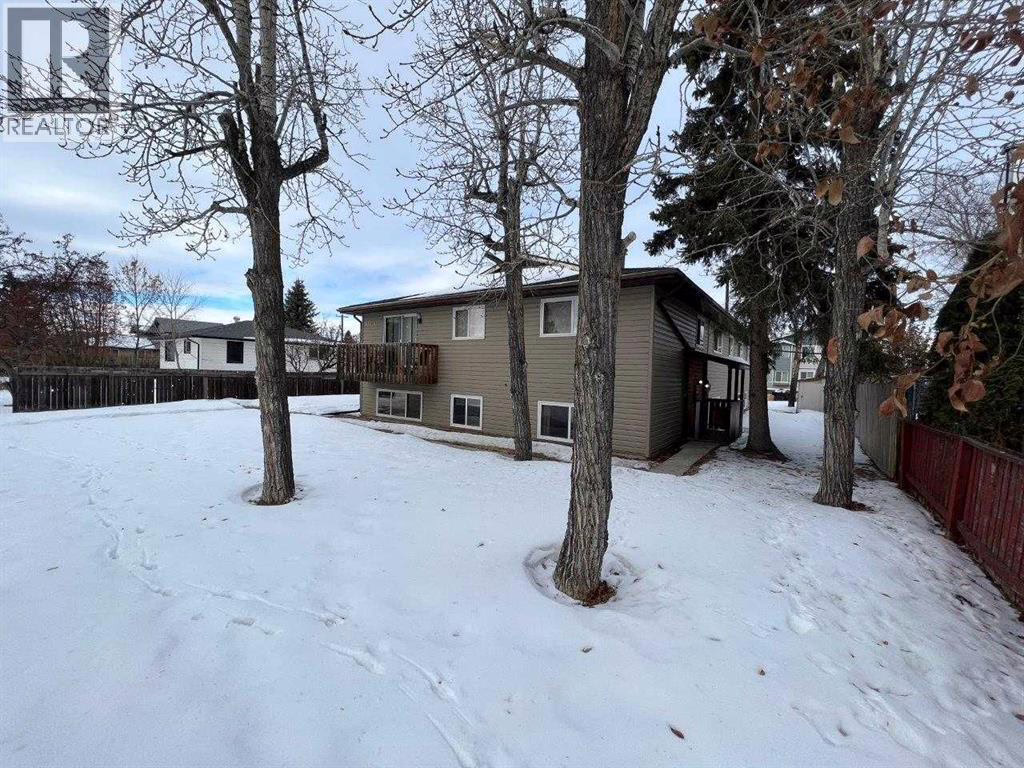 Listing photo – 3832 47 Street, Red Deer