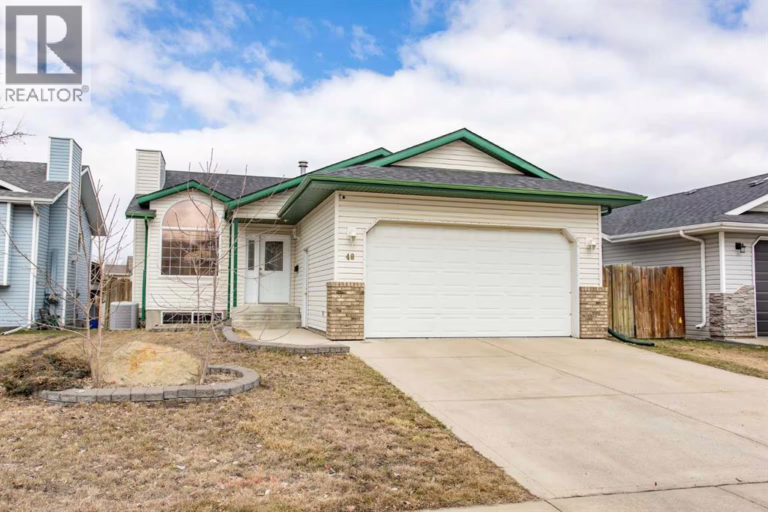 Listing photo – 48 Duval Close, Red Deer