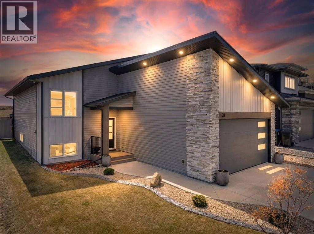 Listing photo – 31 Vanson Close, Sylvan Lake