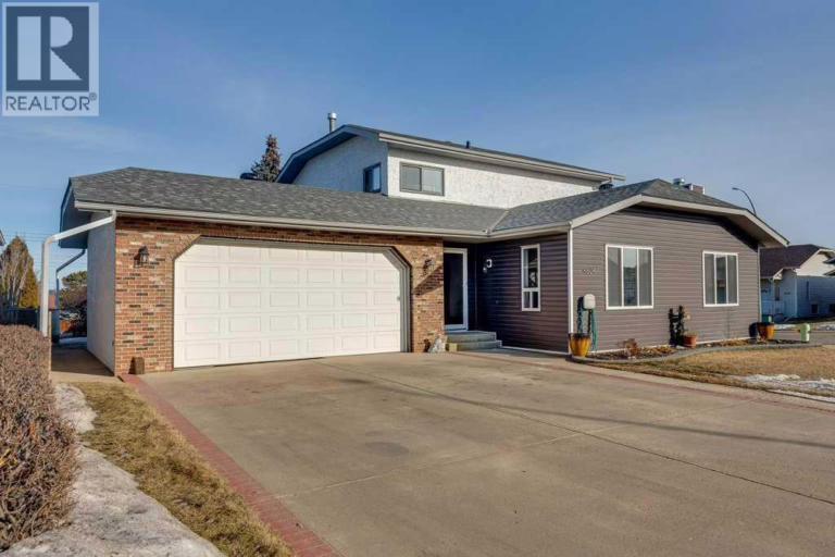 Listing photo – 4804 44 Street, Innisfail