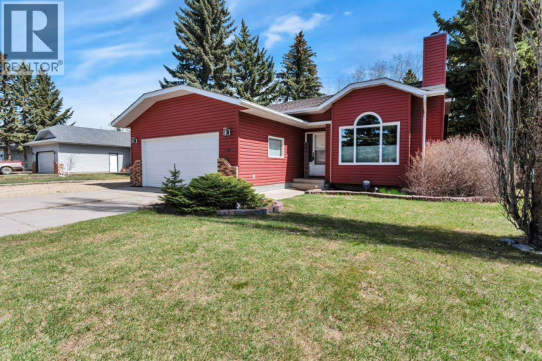 8 Petticoat Lane, Lacombe