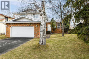 Listing photo – 65 Wiltshire Boulevard, Red Deer