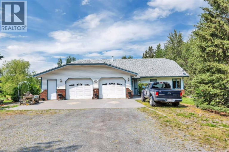 Listing photo – 4000 42 Street, Rocky Mountain House
