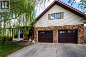 Beautiful 19 Maxwell Ave