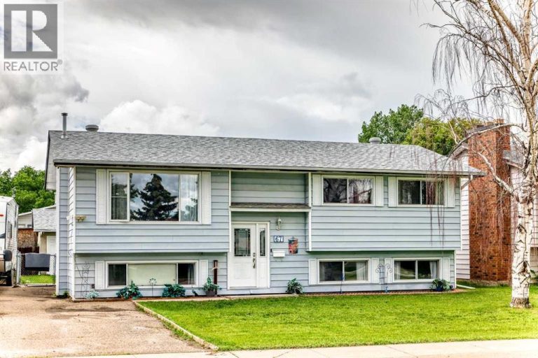 Listing photo – 67 Newcombe Crescent, Red Deer