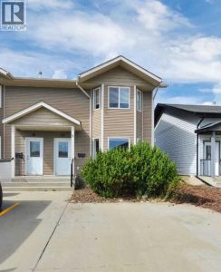 Listing photo – 45 Winston Place, Blackfalds