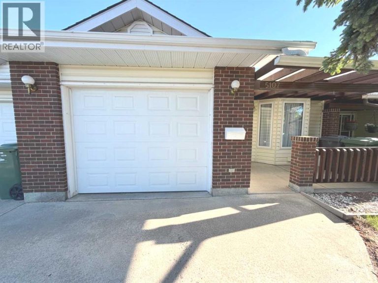 Listing photo – 5107 46 Avenue, Ponoka