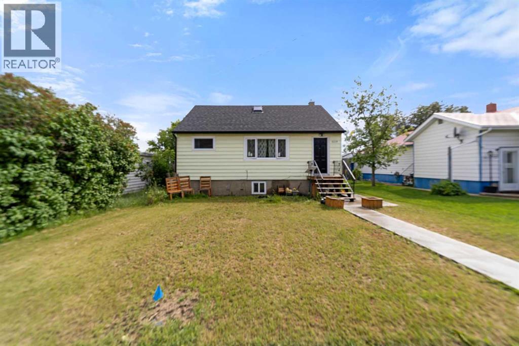 Listing photo – 5219 50 Avenue, Camrose
