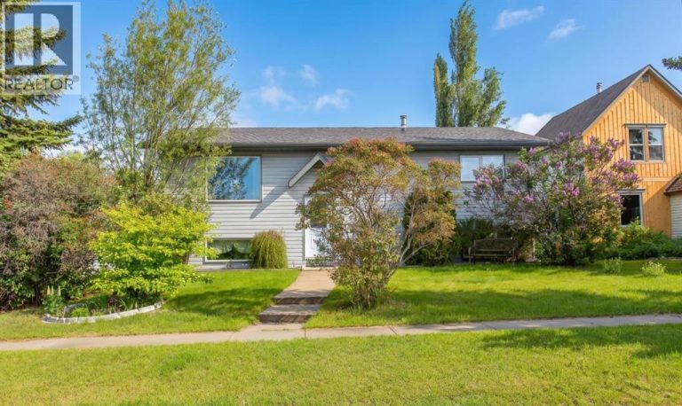 4722 49 Avenue, Bentley