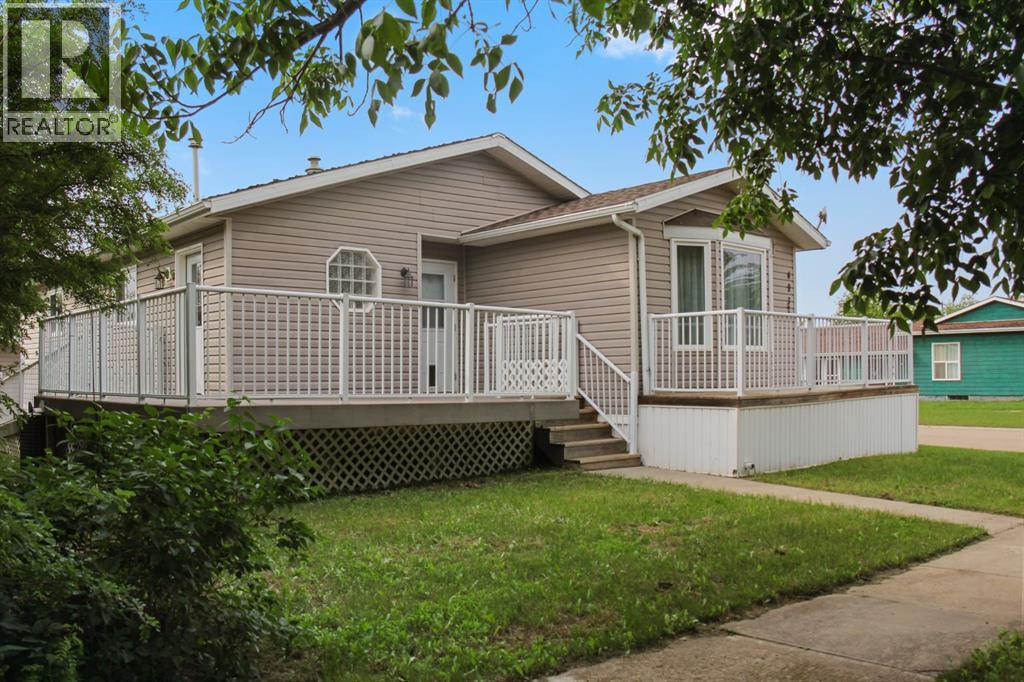 Listing photo – 4932 51 Street, Lougheed