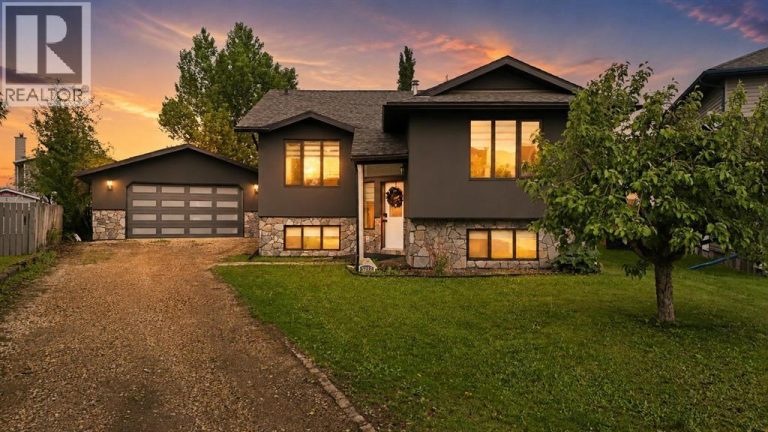 5212 55 Avenue, Eckville