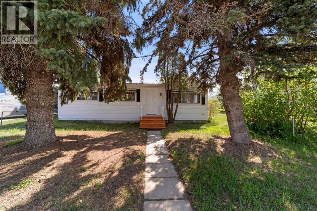 Listing photo – 4911 54 Avenue, Viking