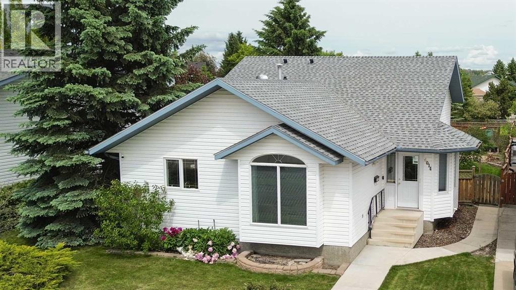 Listing photo – 6014 44 Street Crescent, Innisfail