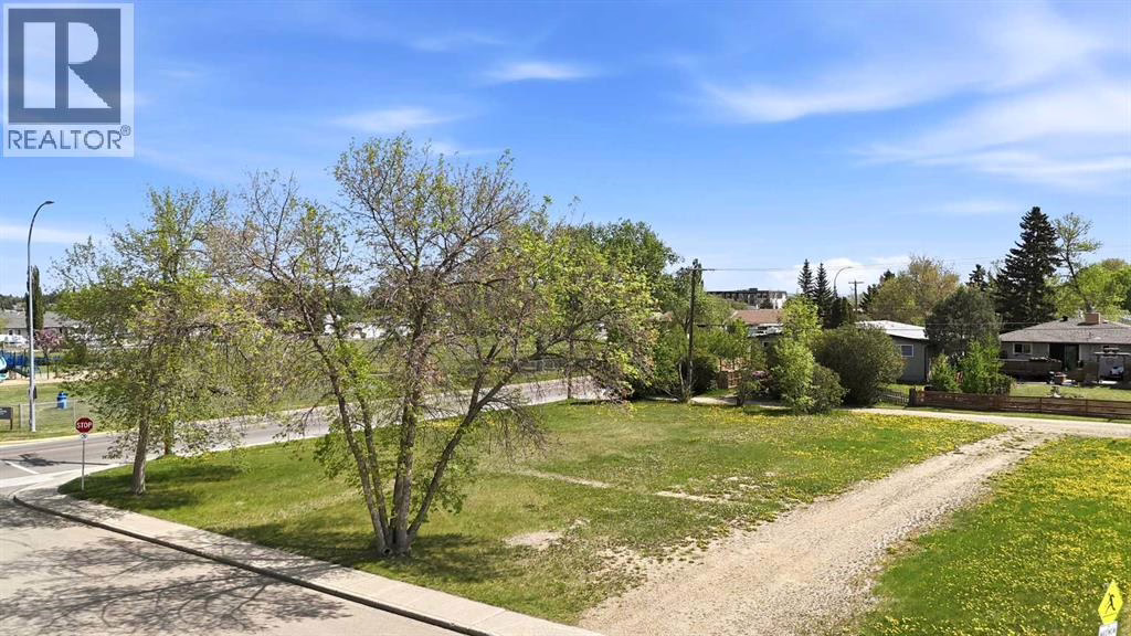 Listing photo – 5253 49 Street, Lacombe