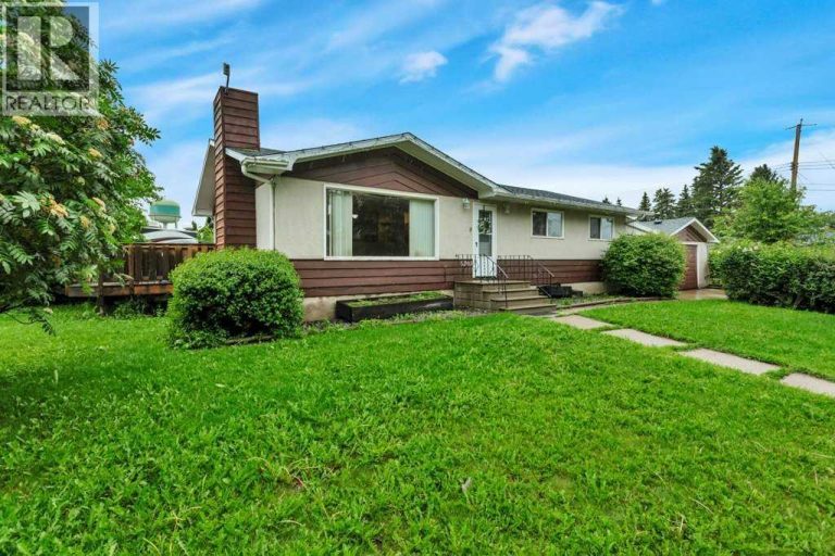 Listing photo – 5203 56 Avenue, Rimbey
