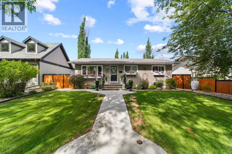 4516 67 Street, Camrose