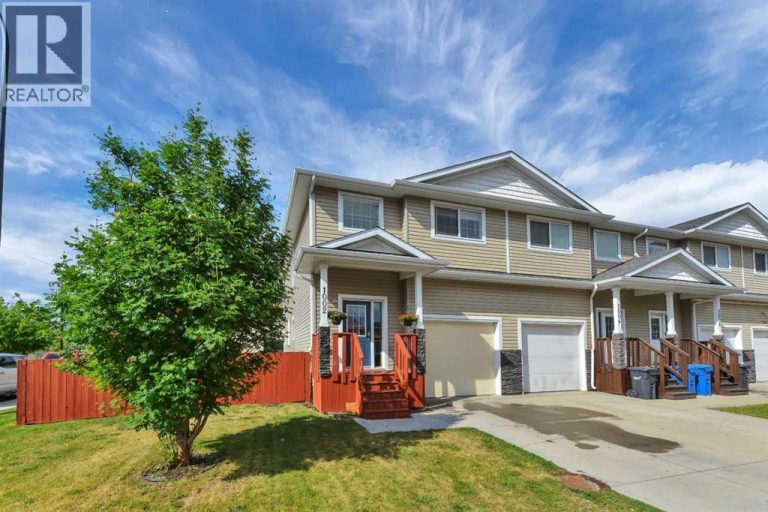 1002 Minto Street, Penhold