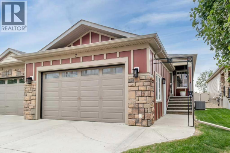 Listing photo – 7 Michener Boulevard, Red Deer