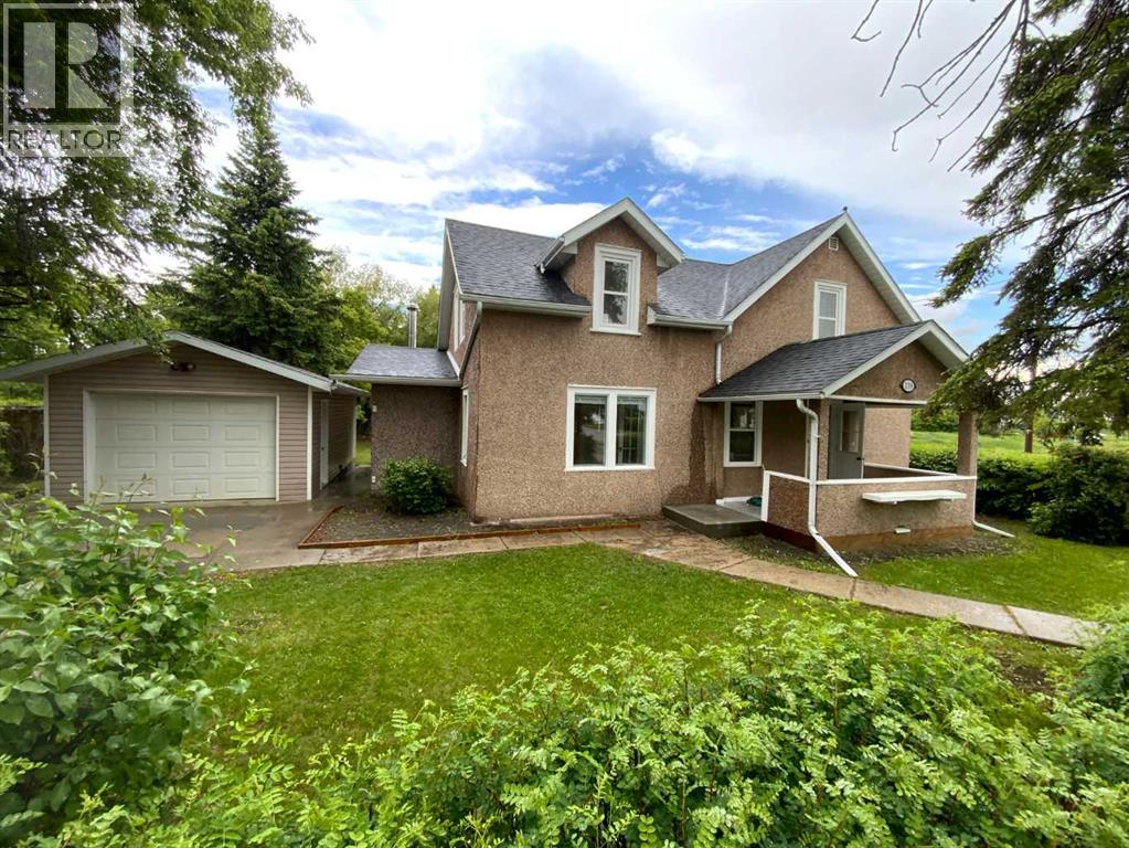 Listing photo – 138 Trochu Avenue, Trochu