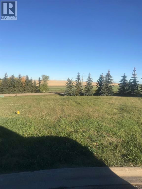 Listing photo – 8 Regency, Trochu