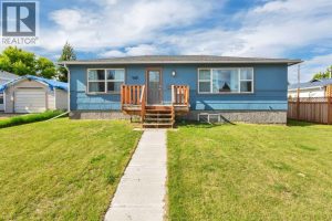 Listing photo – 5012 62 Avenue, Ponoka