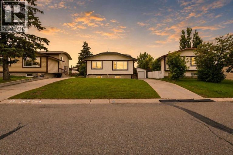 Listing photo – 10 Opal Close, Lacombe