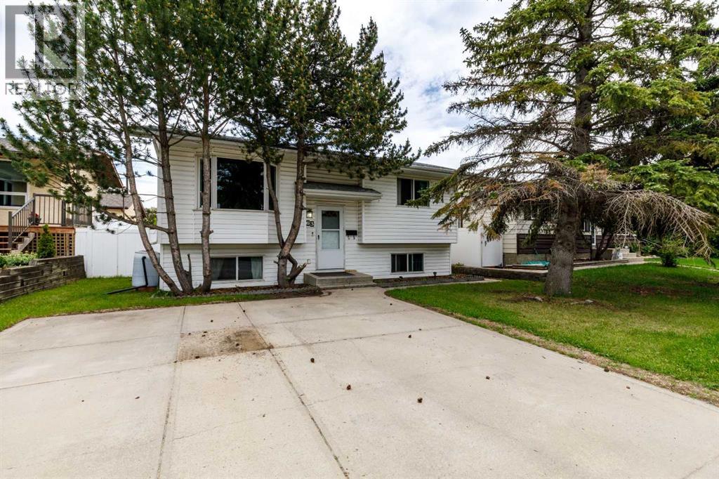 Listing photo – 63 Mclevin Crescent, Red Deer