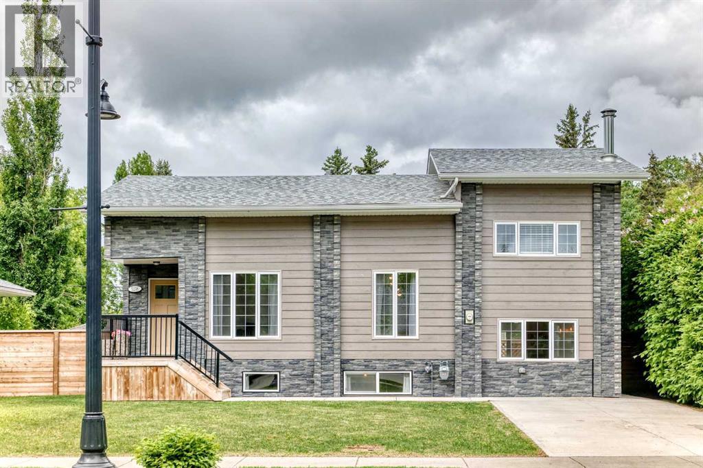 Listing photo – 5238 52 Street, Lacombe