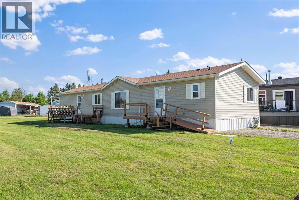 Listing photo – 8 Trochu Avenue, Trochu