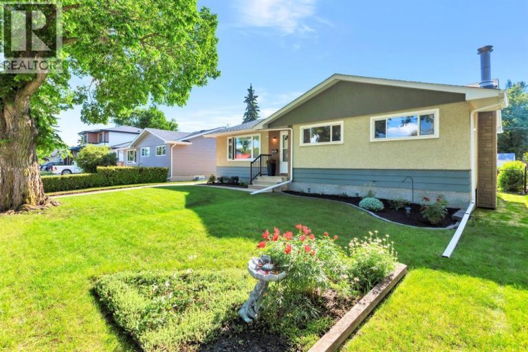 Listing photo – 5208 58 Street, Lacombe