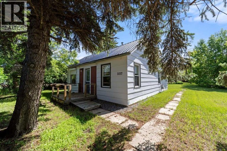 Listing photo – 5137 50 Street, Daysland