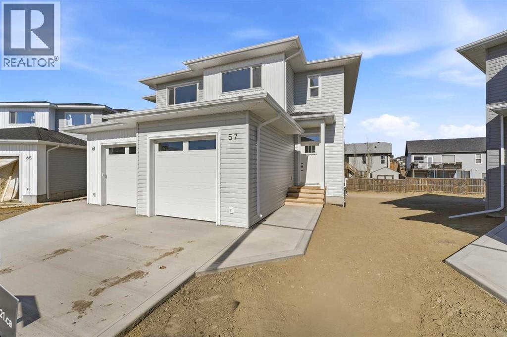 Listing photo – 81 Pinnacle Close, Blackfalds