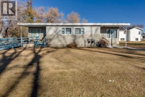 Listing photo – 5216 & 5218 56 Avenue, Ponoka