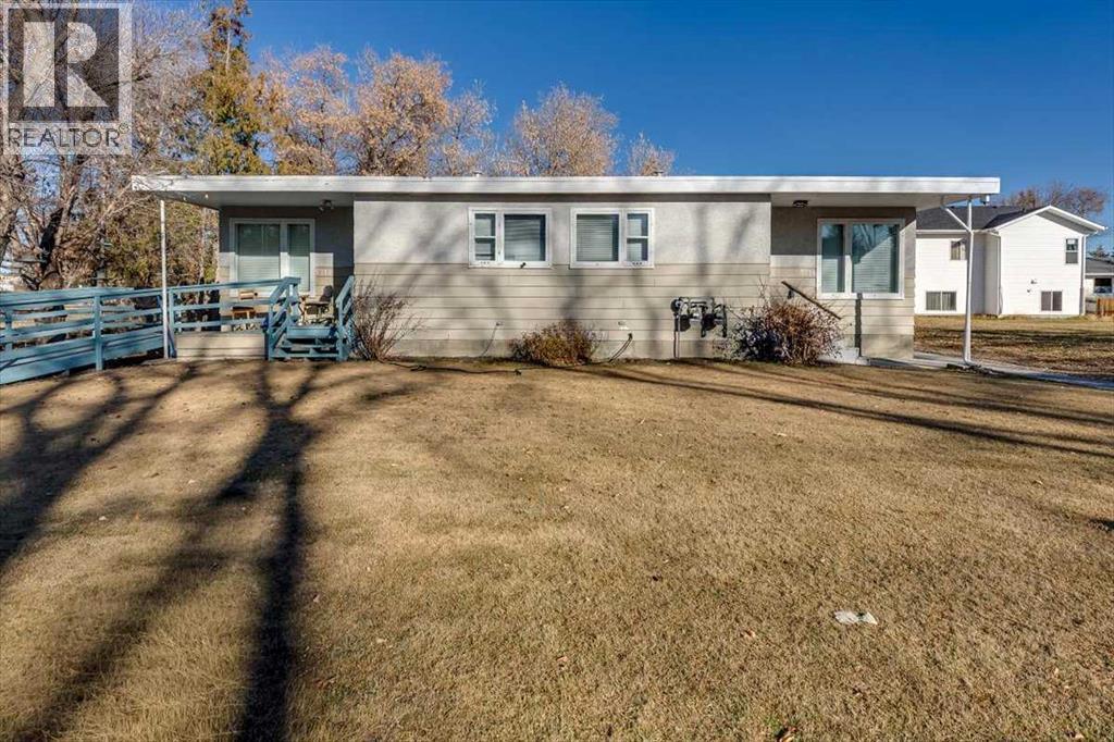Listing photo – 5218 & 5216 56 Ave, Ponoka