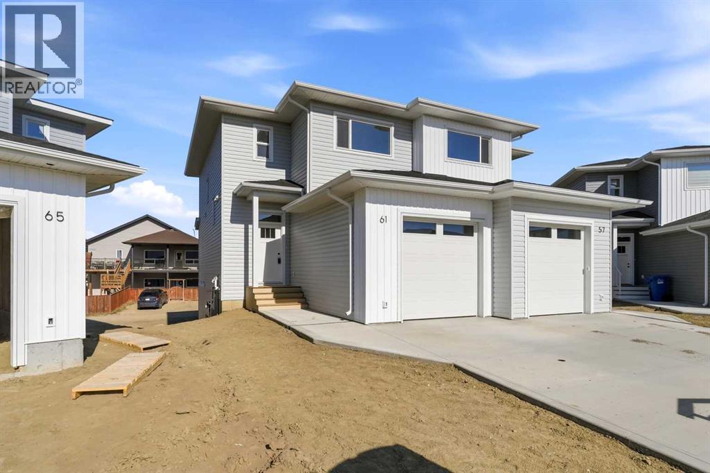Listing photo – 85 Pinnacle Close, Blackfalds